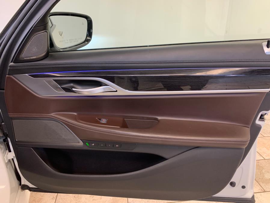 2021 BMW 7-Series 750i xDrive Sedan photo