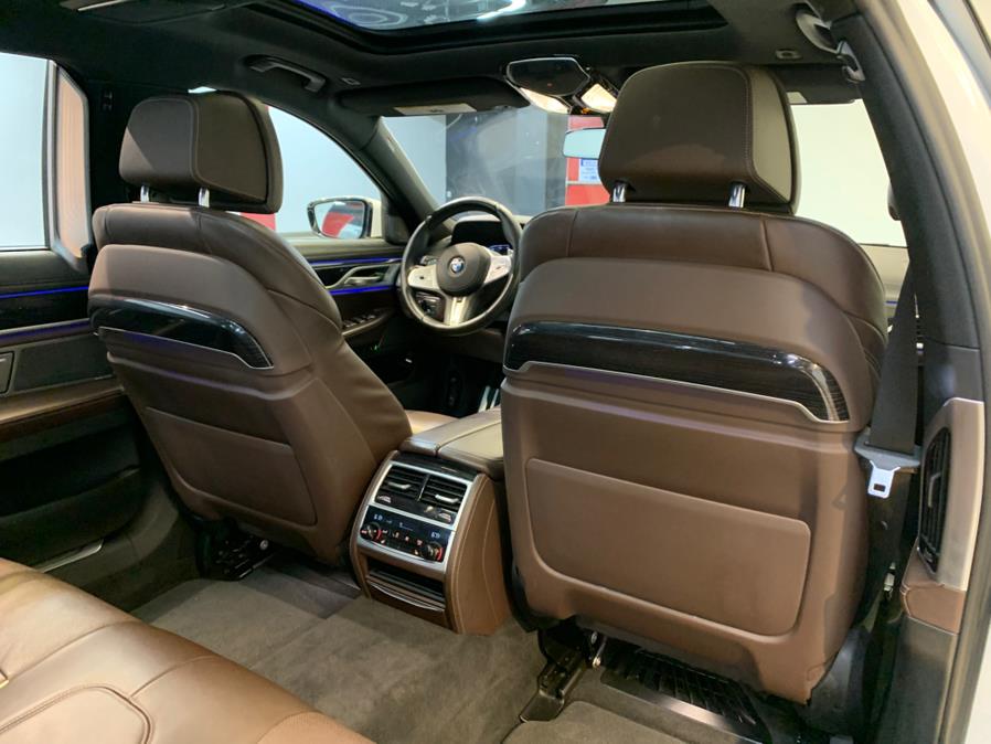 2021 BMW 7-Series 750i xDrive Sedan photo