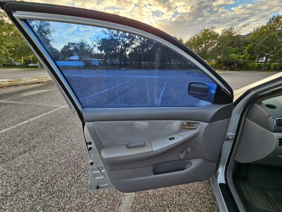 2005 Toyota Corolla CE photo