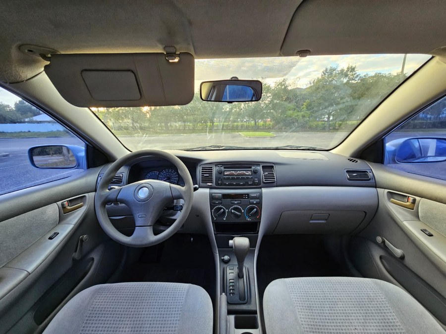 2005 Toyota Corolla CE photo