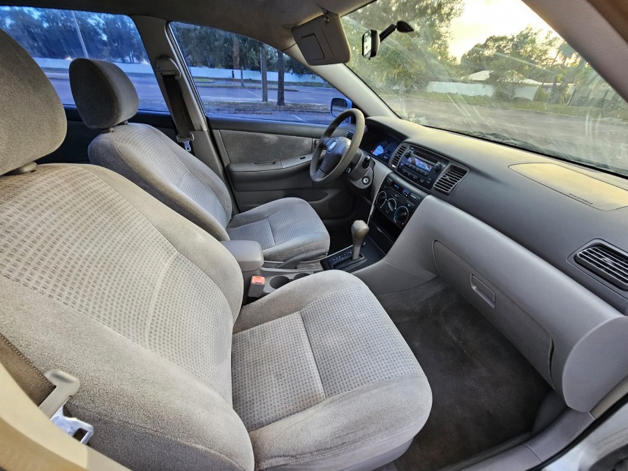 2005 Toyota Corolla CE photo