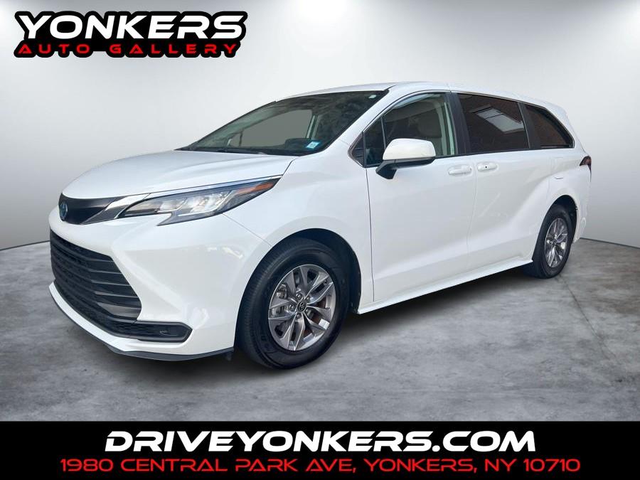 Toyota Sienna LE 8-Passenger FWD