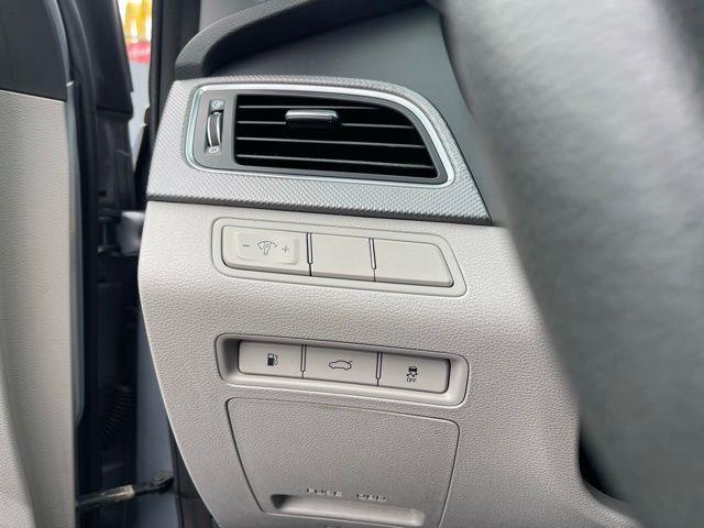 2015 Hyundai Sonata SE photo