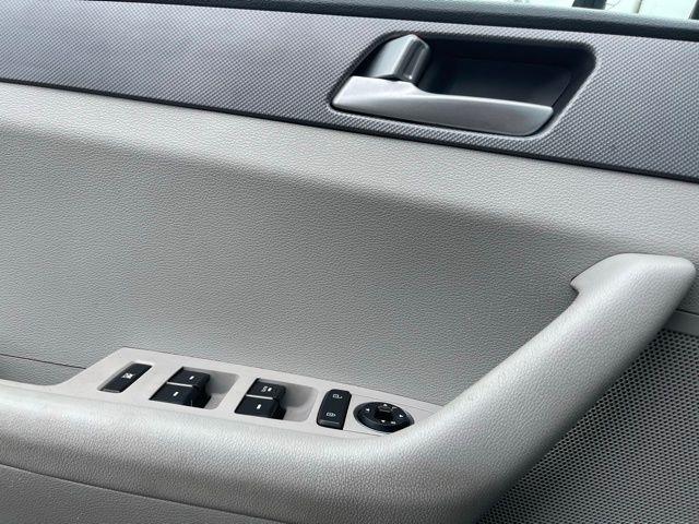 2015 Hyundai Sonata SE photo
