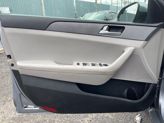 2015 Hyundai Sonata SE photo