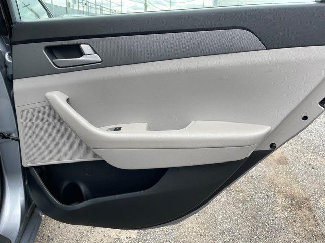 2015 Hyundai Sonata SE photo
