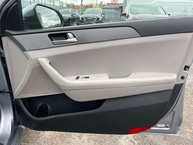 2015 Hyundai Sonata SE photo