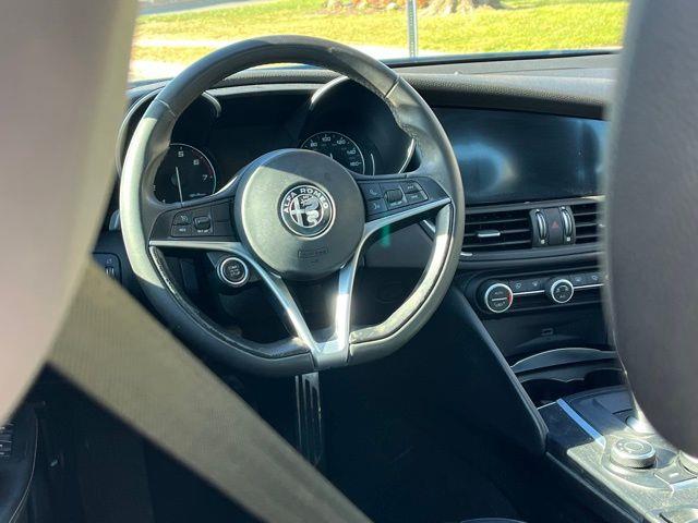 2019 Alfa Romeo Giulia photo