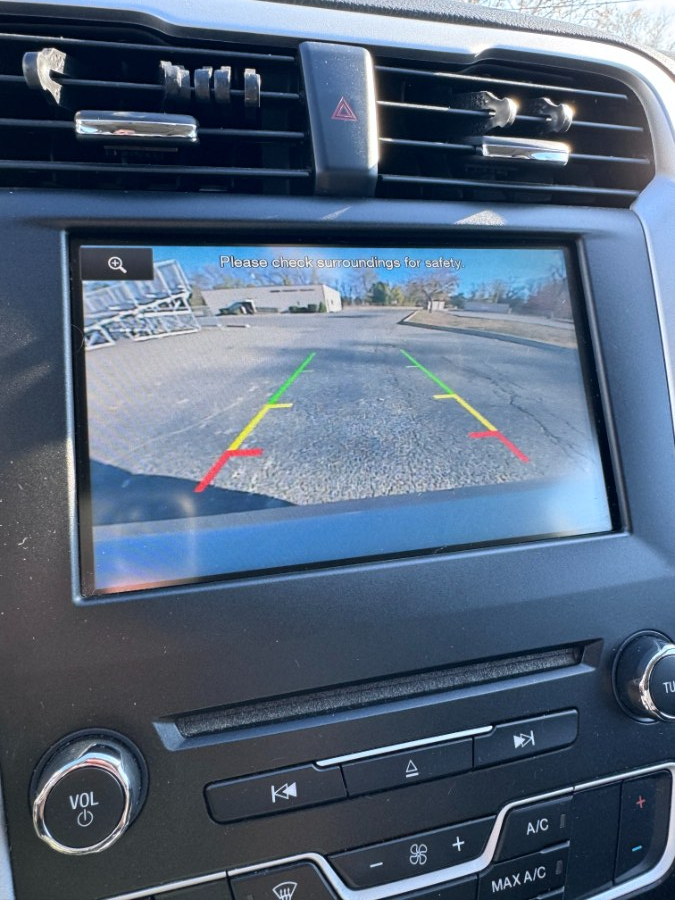 2016 Ford Fusion 4dr Sdn SE FWD photo