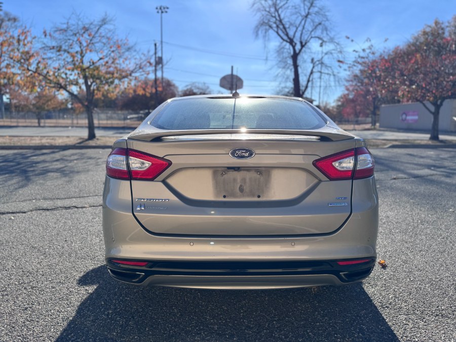 2016 Ford Fusion 4dr Sdn SE FWD photo