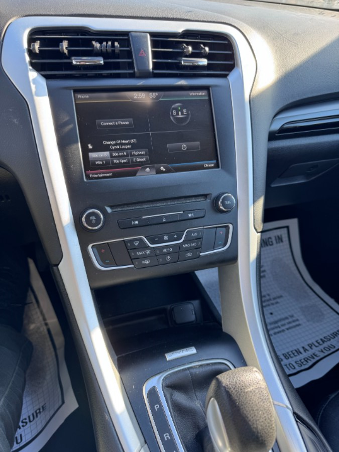2016 Ford Fusion 4dr Sdn SE FWD photo