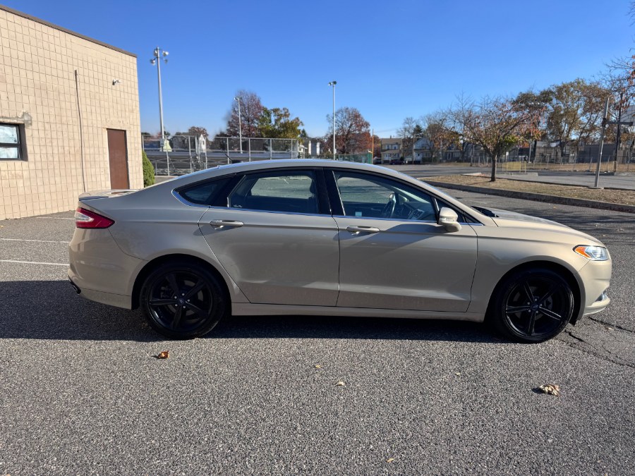 2016 Ford Fusion 4dr Sdn SE FWD photo
