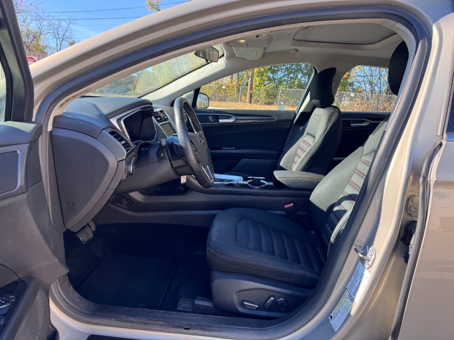 2016 Ford Fusion 4dr Sdn SE FWD photo
