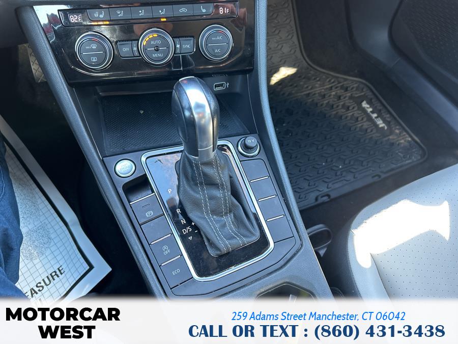 2019 Volkswagen Jetta R-Line Auto w/SULEV photo