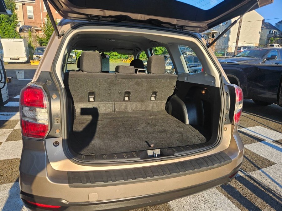 2014 Subaru Forester 2.5i photo