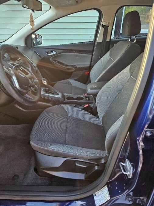 2012 Ford Focus SE photo
