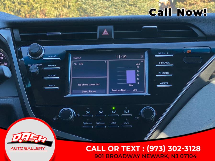 2018 Toyota Camry LE Auto (Natl) photo