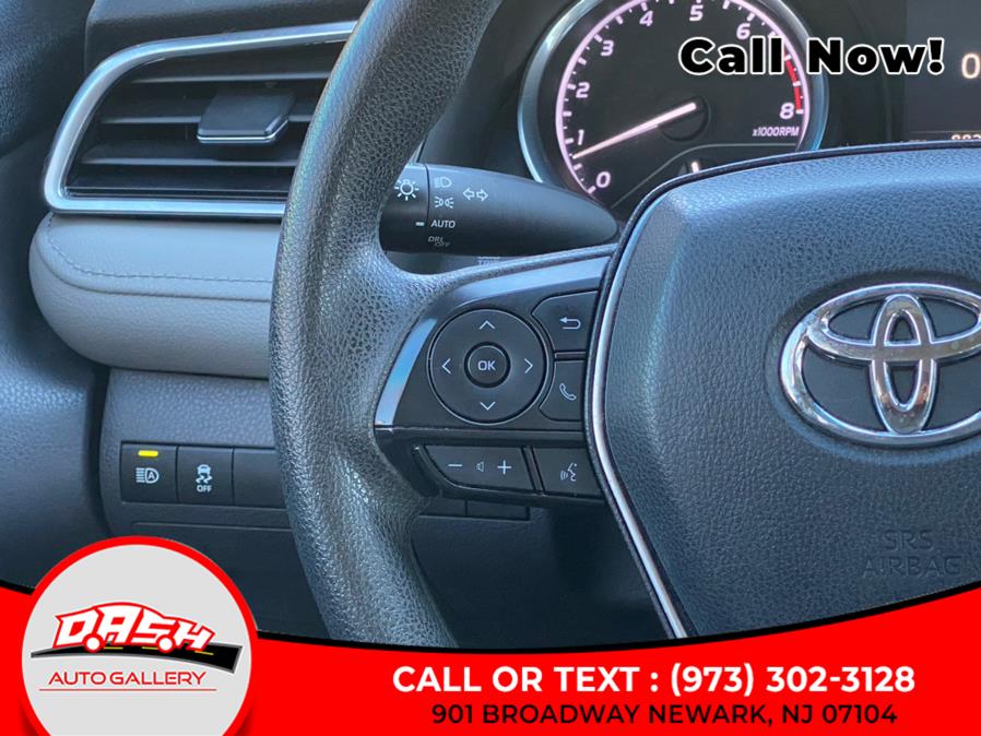 2018 Toyota Camry LE Auto (Natl) photo