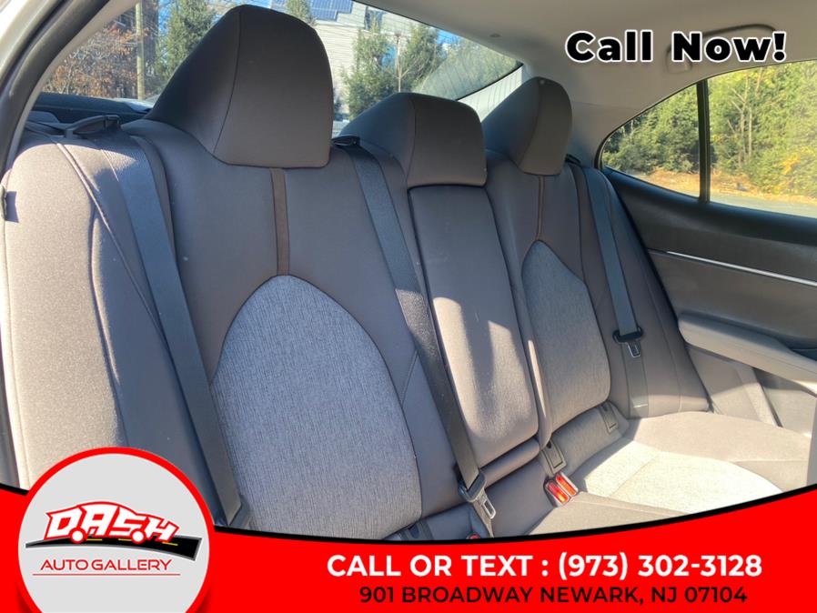 2018 Toyota Camry LE Auto (Natl) photo