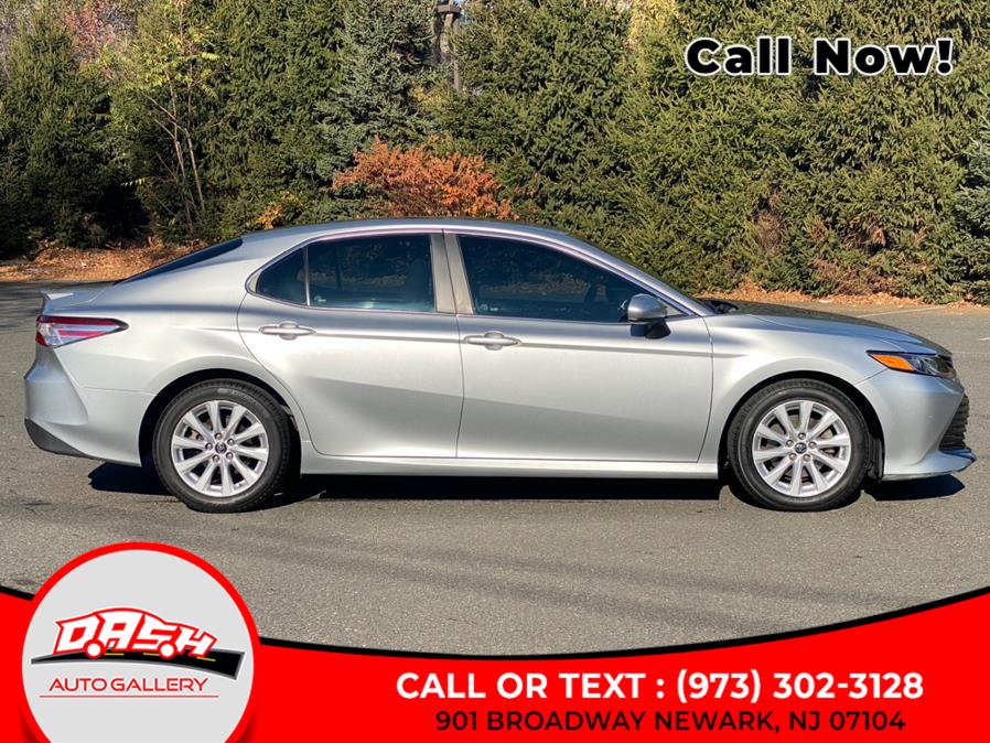 2018 Toyota Camry LE Auto (Natl) photo