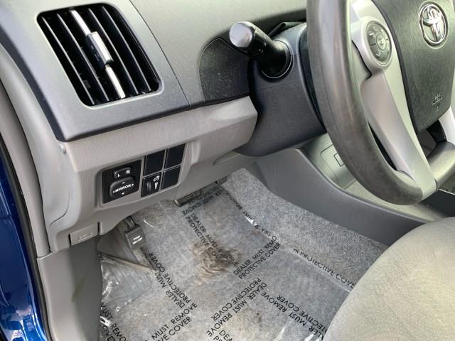 2011 Toyota Prius I photo