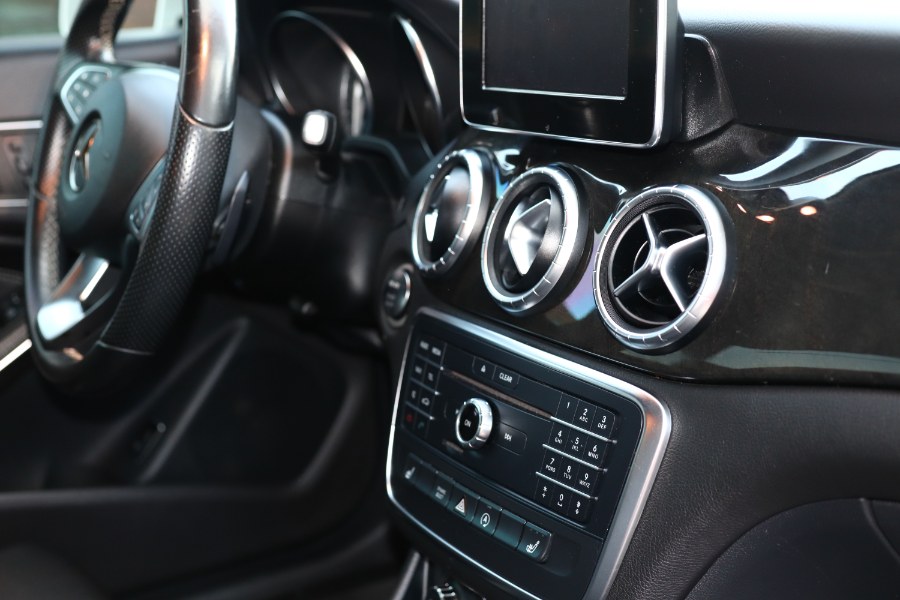 2016 Mercedes-Benz cla 4dr Sdn CLA 250 4MATIC photo