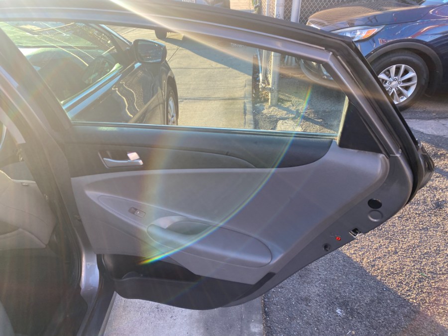 2011 Hyundai Sonata GLS photo