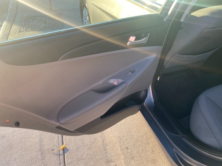 2011 Hyundai Sonata GLS photo