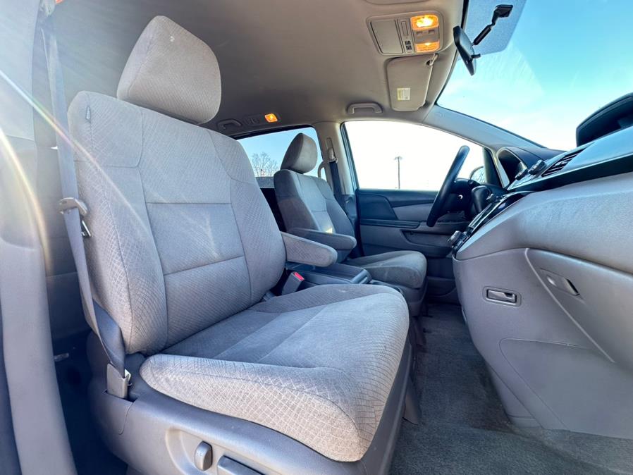 2016 Honda Odyssey 5dr EX photo