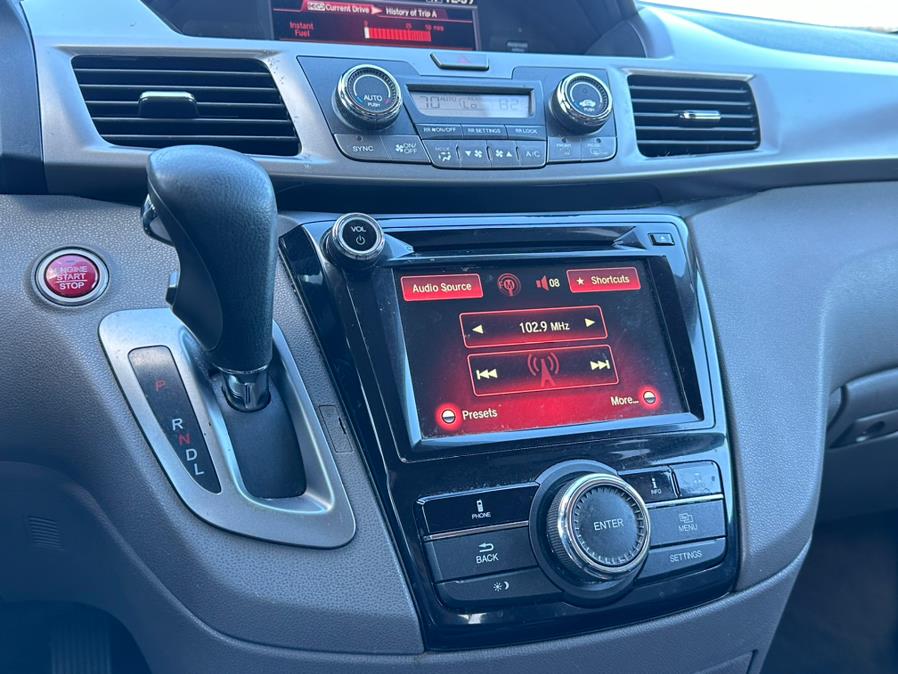 2016 Honda Odyssey 5dr EX photo