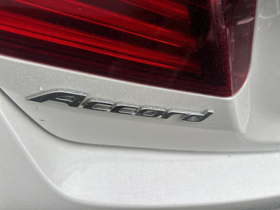 2017 Honda ACCORD SEDAN Sport SE CVT photo