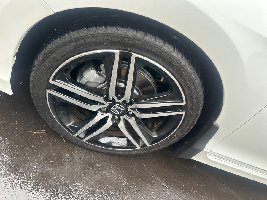 2017 Honda ACCORD SEDAN Sport SE CVT photo