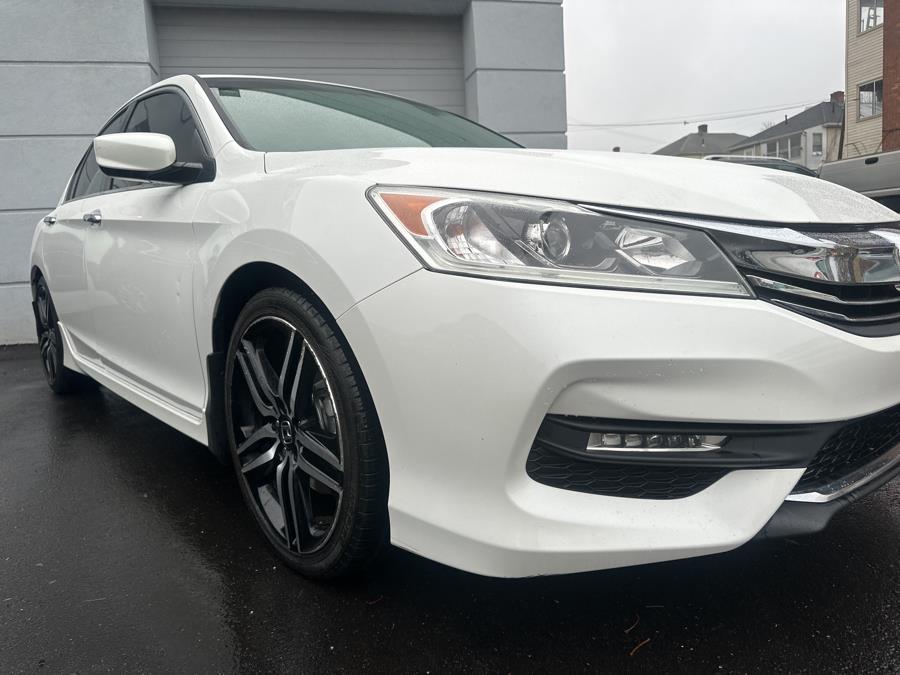 2017 Honda ACCORD SEDAN Sport SE CVT photo