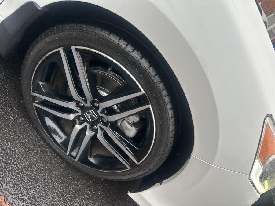 2017 Honda ACCORD SEDAN Sport SE CVT photo