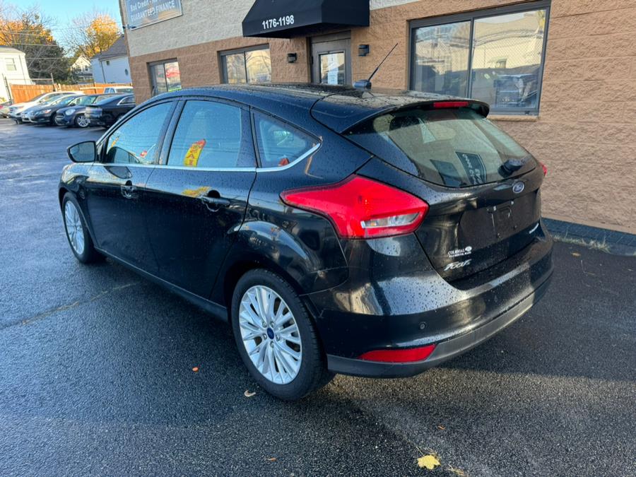 2018 Ford Focus Titanium Hatch photo