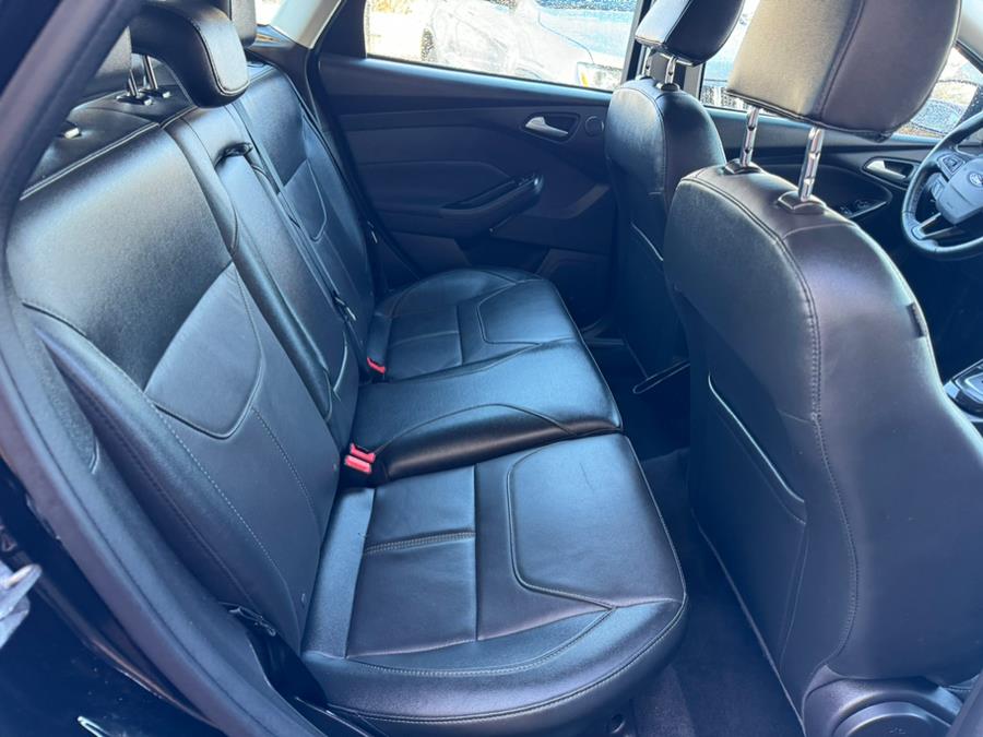 2018 Ford Focus Titanium Hatch photo