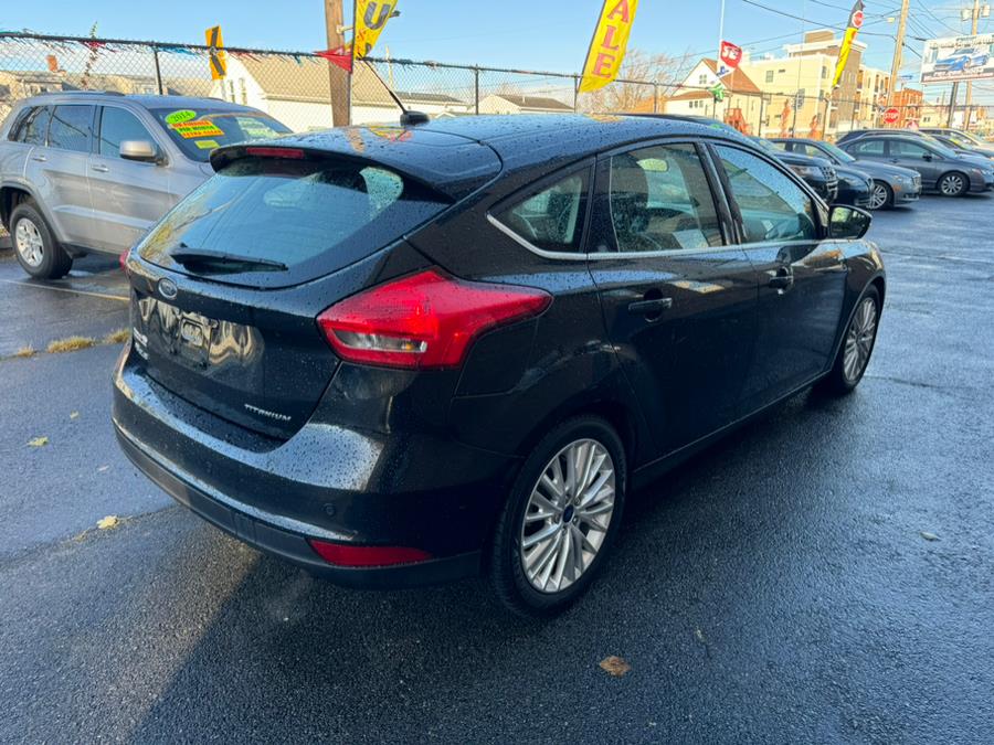 2018 Ford Focus Titanium Hatch photo