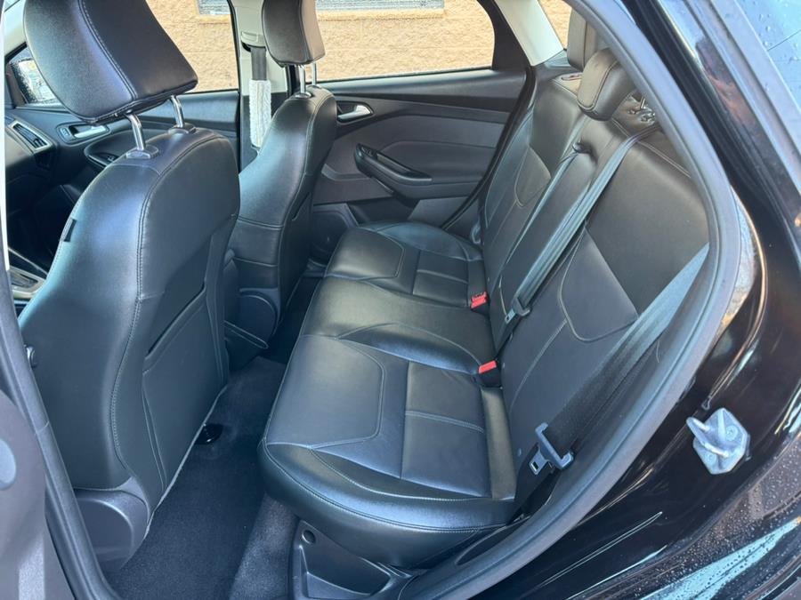 2018 Ford Focus Titanium Hatch photo