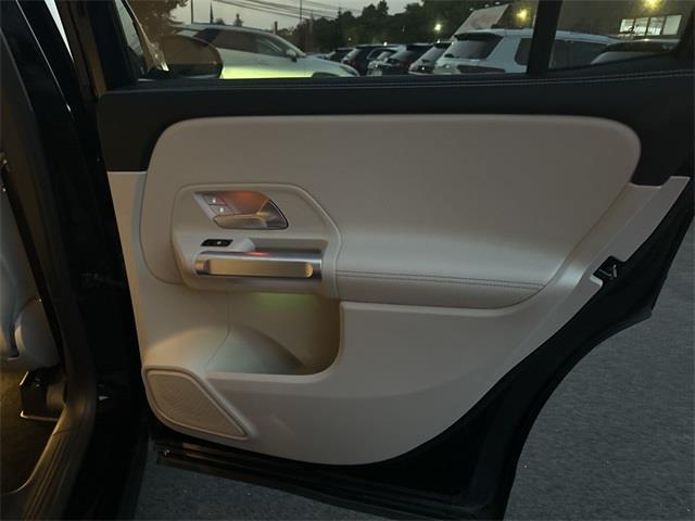 2021 Mercedes-Benz GLB GLB 250 photo