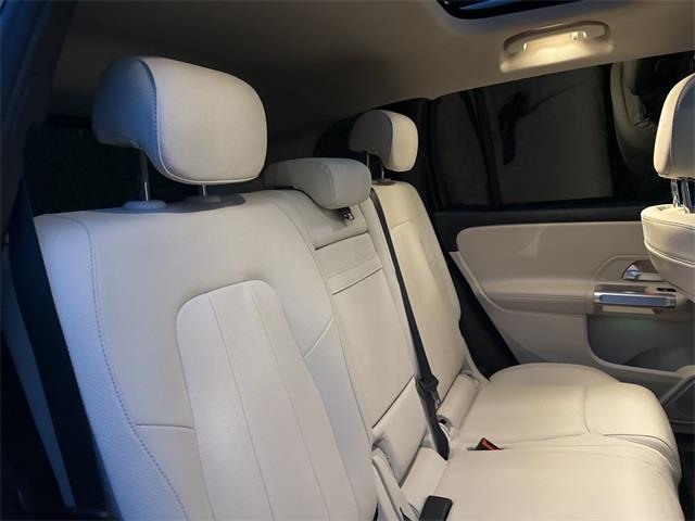 2021 Mercedes-Benz GLB GLB 250 photo