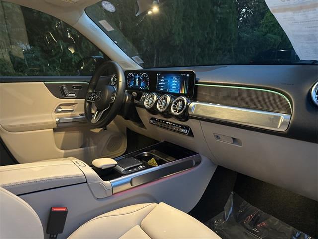 2021 Mercedes-Benz GLB GLB 250 photo