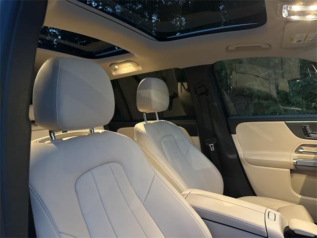 2021 Mercedes-Benz GLB GLB 250 photo