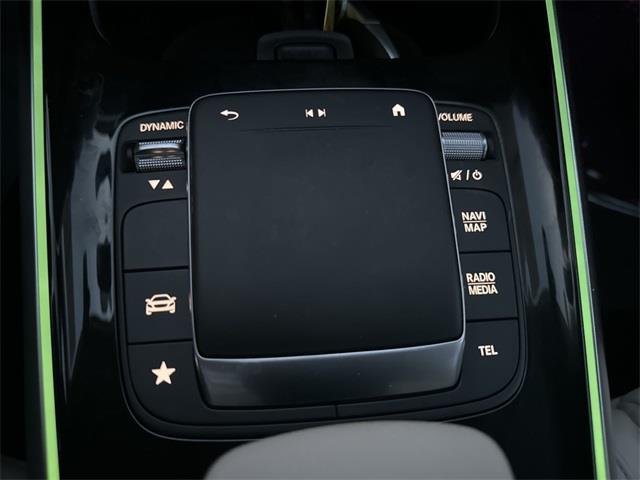2021 Mercedes-Benz GLB GLB 250 photo