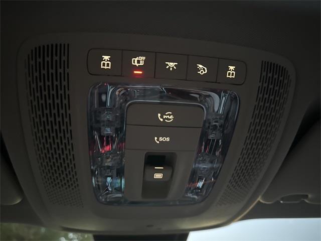 2021 Mercedes-Benz GLB GLB 250 photo