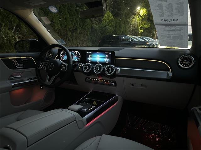 2021 Mercedes-Benz GLB GLB 250 photo