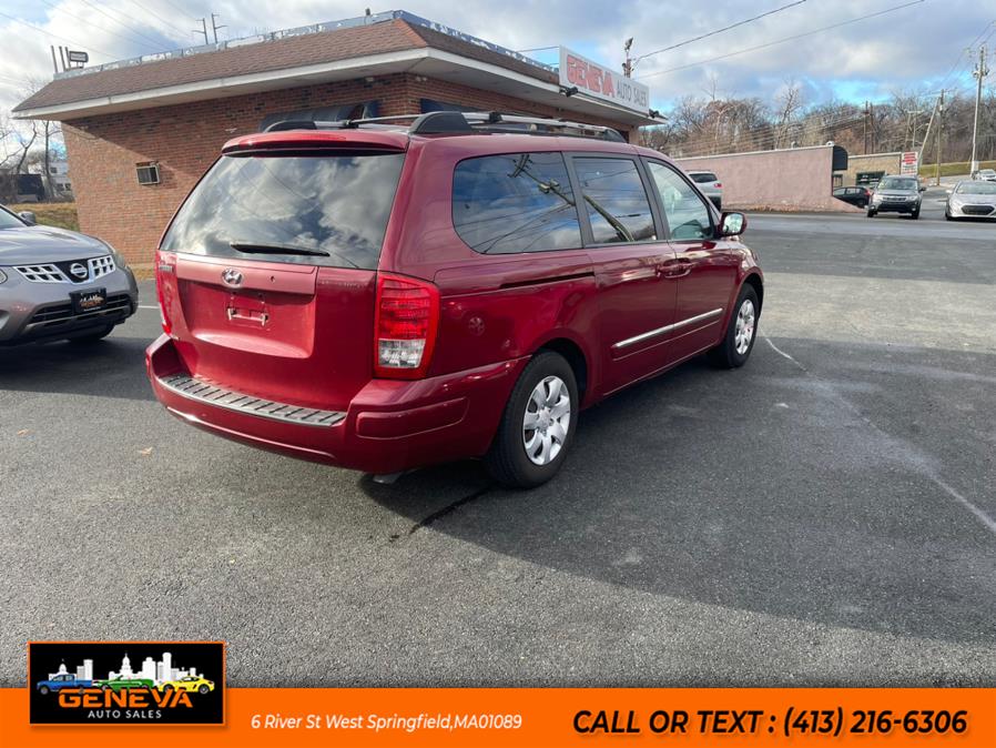 2007 Hyundai Entourage GLS photo