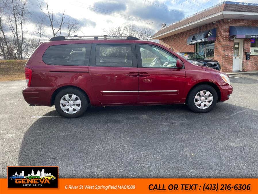 2007 Hyundai Entourage GLS photo