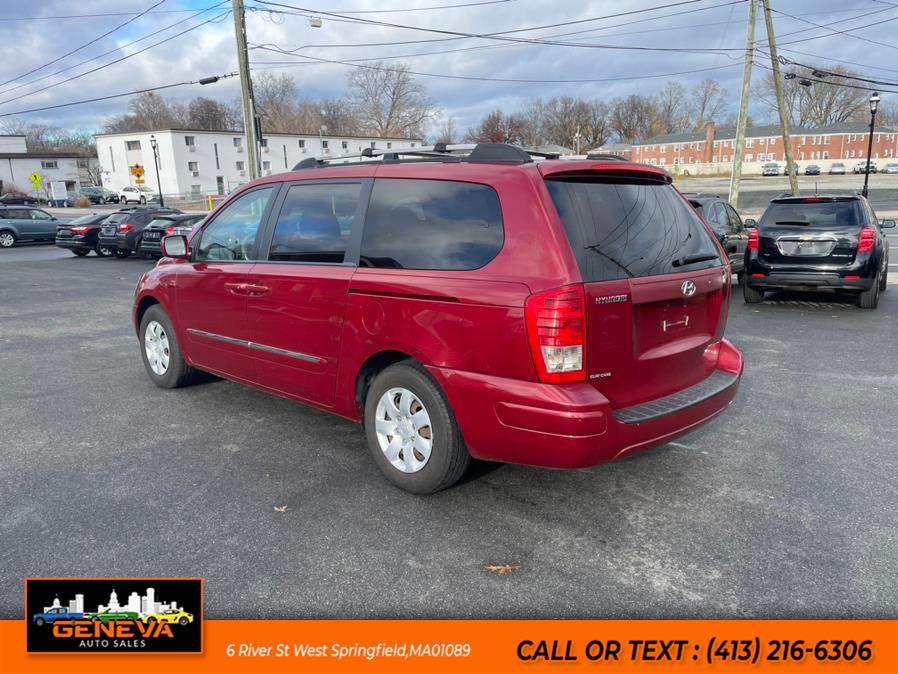 2007 Hyundai Entourage GLS photo