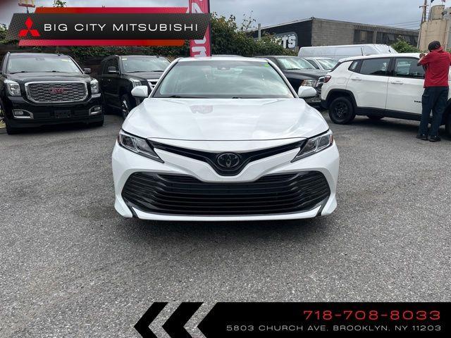 2018 Toyota Camry LE photo