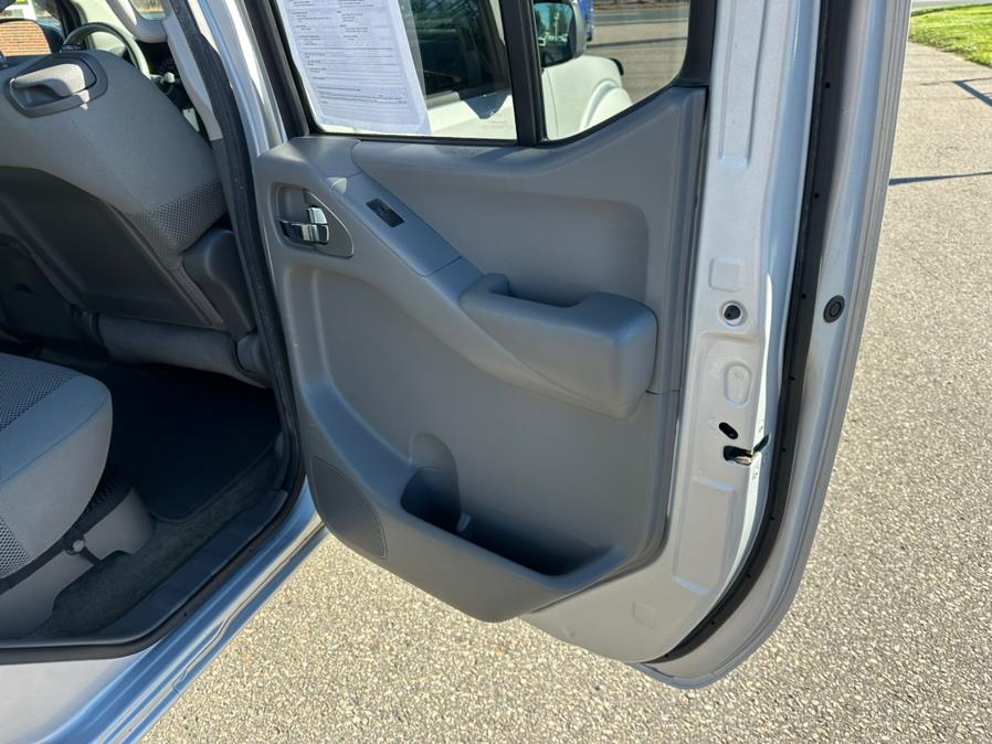 2011 Nissan Frontier S photo